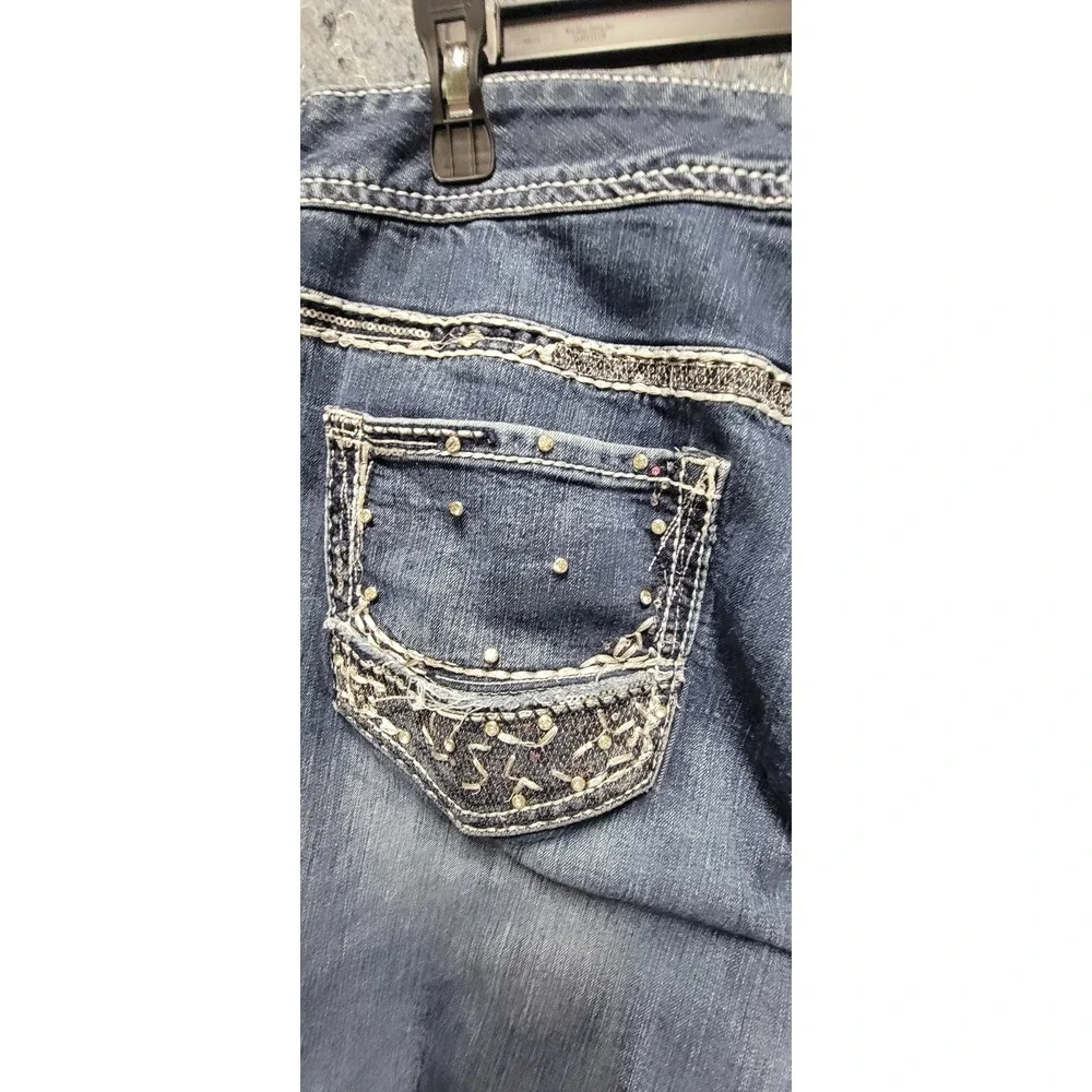 Maurices‎ White Gold Stitching Rhinestones Blue Jeans Size 24 Short